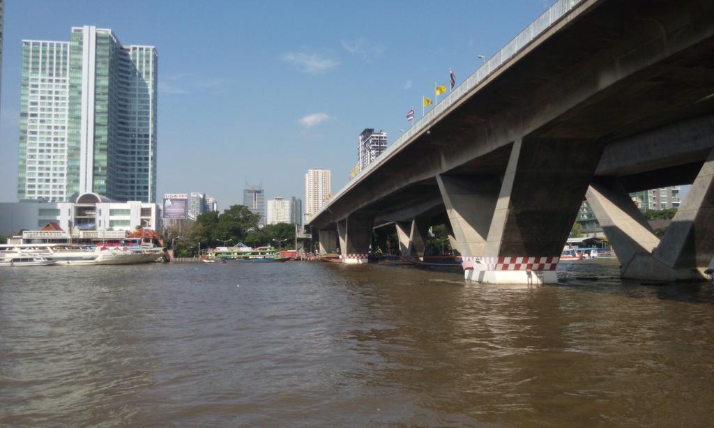 Baan Sathorn Riverfront Bangkok Quarto foto